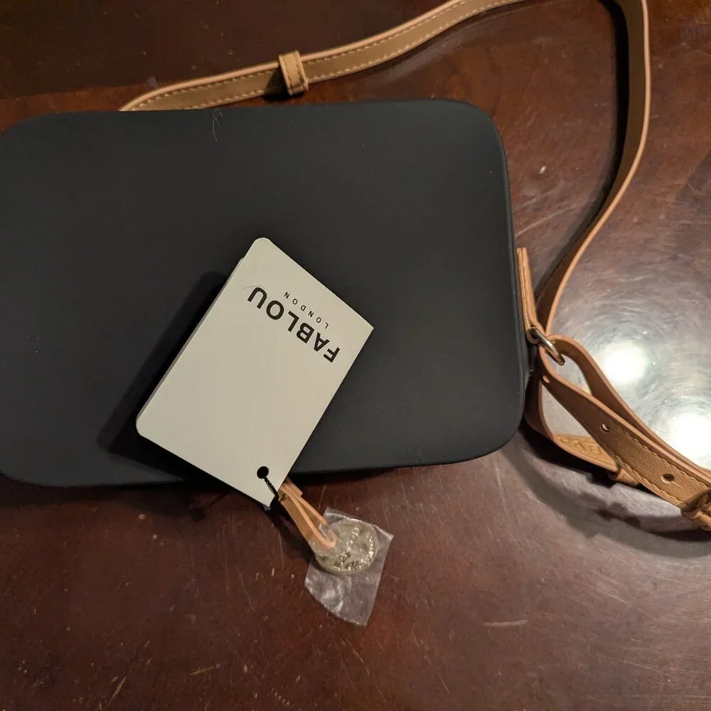 Fablou Chelsea Black Crossbody Bag with Tan Strap BNWT - Picture 4 of 8